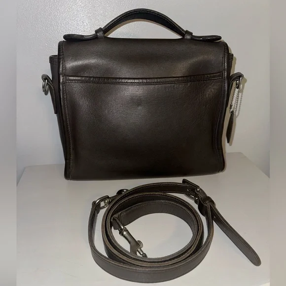 Vintage Coach Court in Dark Grey! - Picture 2 of 9